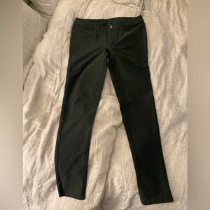 Men’s Lululemon Hunter Green Pants in Utilitech fabric - 34 - Skinny